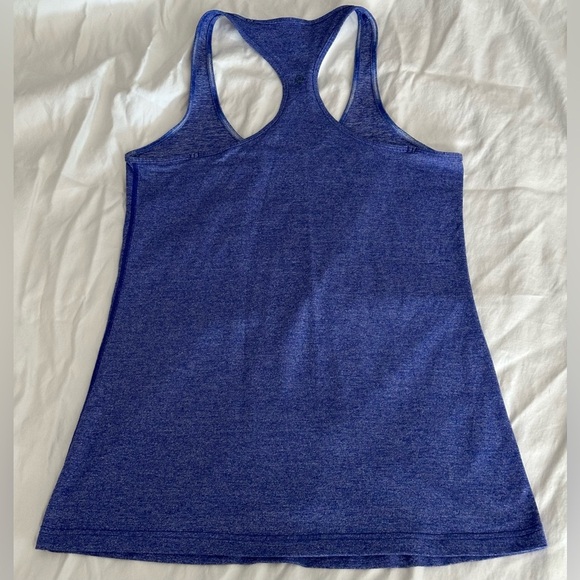 Lululemon: Women’s Sleeveless Top - Picture 2 of 7
